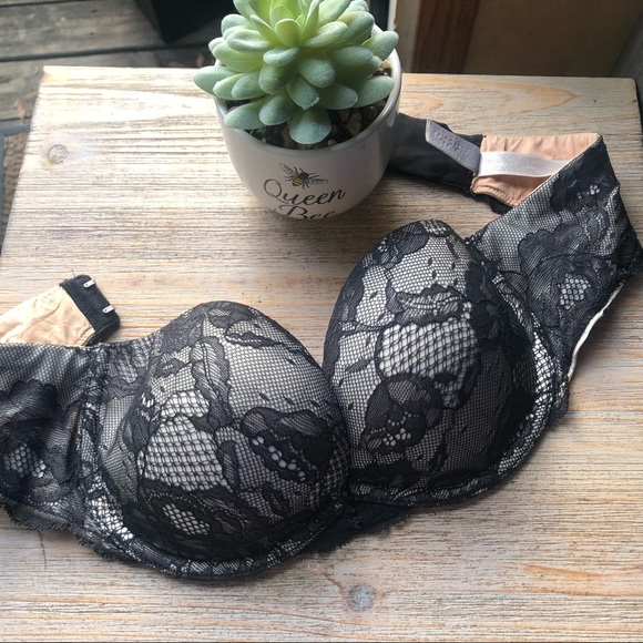 Victoria Secret Strap Bra - Picture 1 of 2
